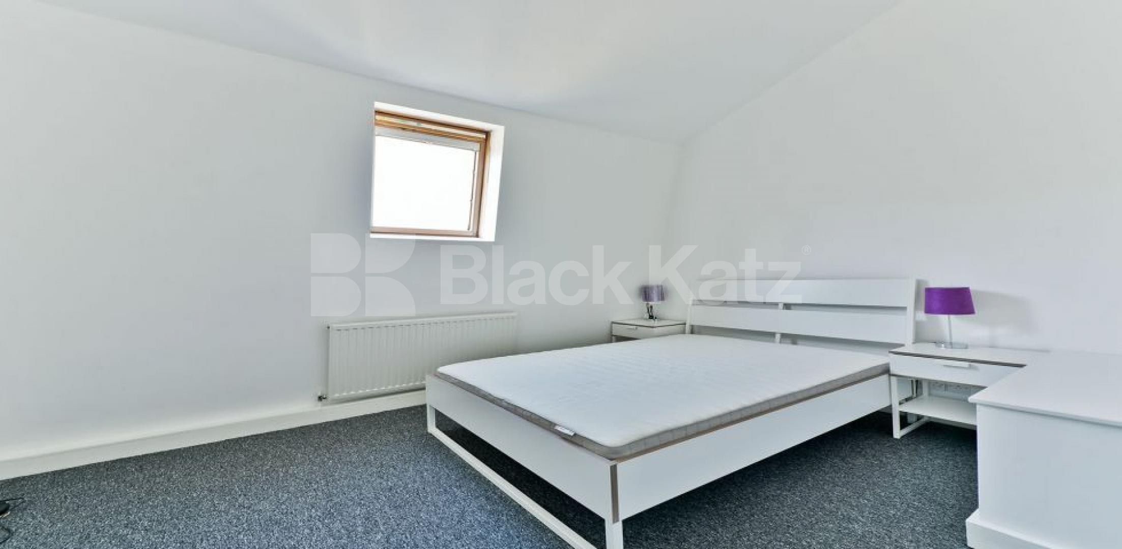 			UNDER OFFER , 4 Bedroom, 1 bath, 1 reception Mews House			 Heritage Place, Earlsfield